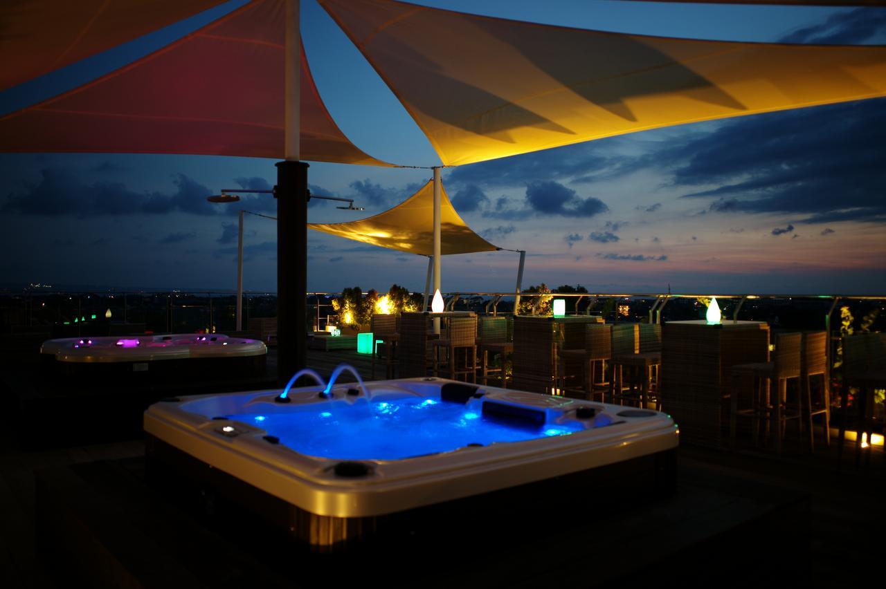 Hotel Daun Bali Seminyak Экстерьер фото