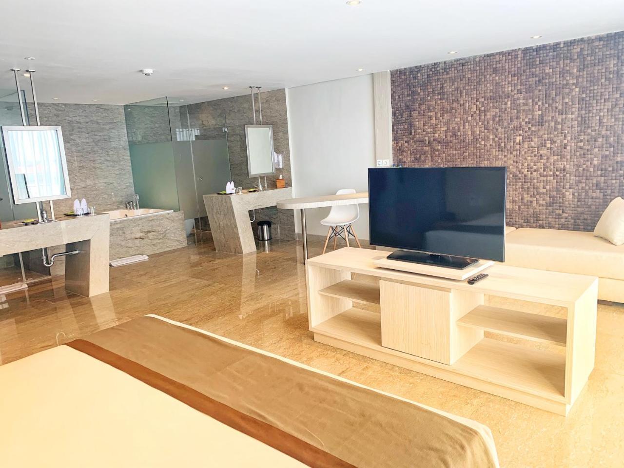 Hotel Daun Bali Seminyak Экстерьер фото